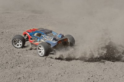 LRP S10 Blast 2 TX RTR - 1/10 Truggy s 2,4GHz RC soupravou