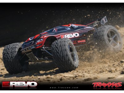 Traxxas E-Revo 1:10 TQi RTR bez karosérie a aku.