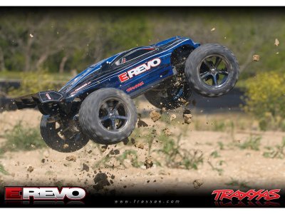 Traxxas E-Revo 1:10 TQi RTR bez karosérie a aku.