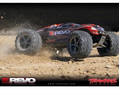 Traxxas E-Revo 1:10 TQi RTR bez karosérie a aku.