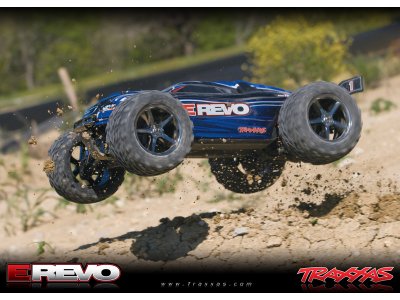 Traxxas E-Revo 1:10 TQi RTR bez karosérie a aku.