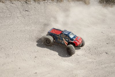 LRP S10 Blast MT 2 RTR - 1/10 Monster Truck s 2,4GHz RC soupravou