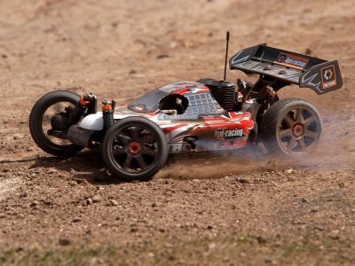 TROPHY 3,5 Buggy RTR s 2,4GHz RC soupravou