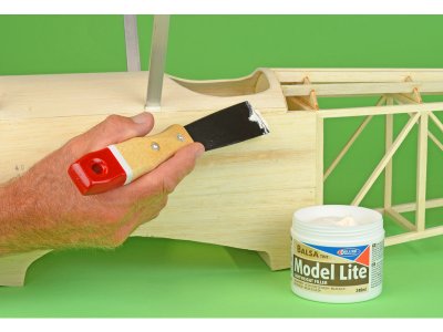 Model Lite Balsa lehký tmel na dřevo v barvě balsy 240ml