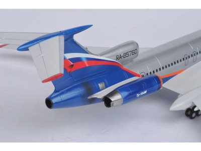 Zvezda 7004 Tu-154M 1:144