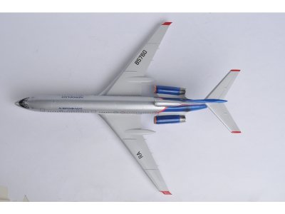 Zvezda 7004 Tu-154M 1:144