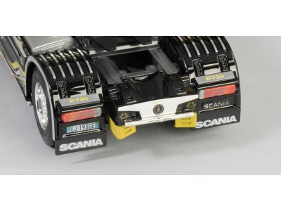 Italeri 3883 Scania R/730V8