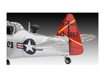 Revell T-6 G Texan (1:72)