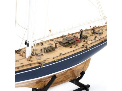 AMATI Endeavour plachetnice 1934 1:35 kit