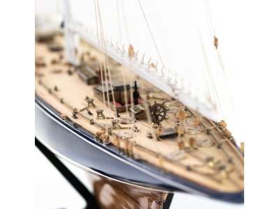 AMATI Endeavour plachetnice 1934 1:35 kit