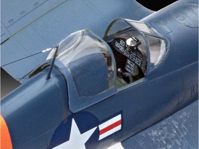 Revell 03955 F4U-4 Corsair 1/72