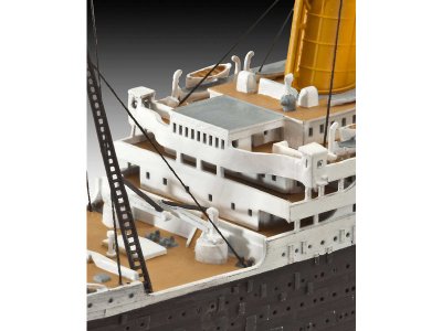 Revell 05210 RMS Titanic 1/700