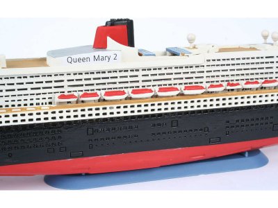 Revell QUEEN MARY 2 (1:1200) sada