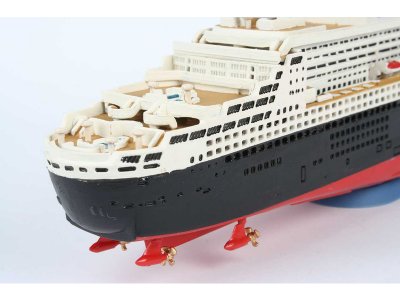 Revell QUEEN MARY 2 (1:1200) sada