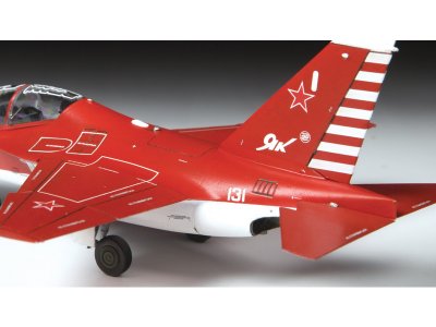 Zvezda 7316 YAK-130 1:72