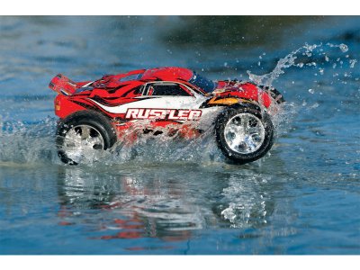 Traxxas Rustler 1:10 RTR červený