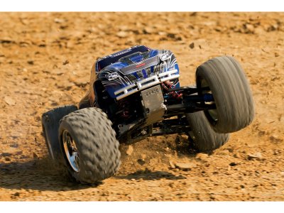 Traxxas Nitro T-Maxx 3.3 1:8 TQi Bluetooth RTR červený