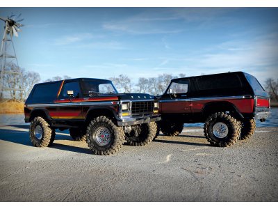 Traxxas TRX-4 Ford Bronco 1:10 TQi RTR červené