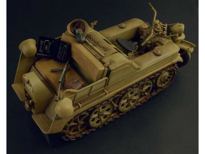 Italeri 7404 HK 101 Kettenkrad