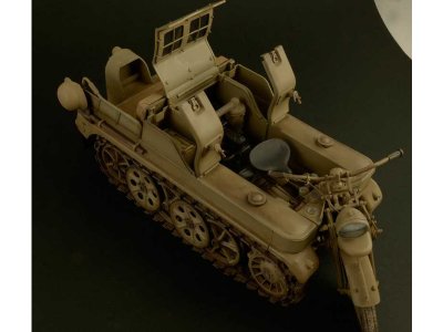 Italeri 7404 HK 101 Kettenkrad