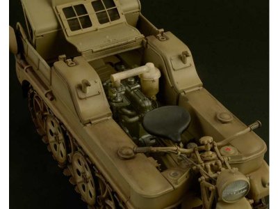 Italeri 7404 HK 101 Kettenkrad