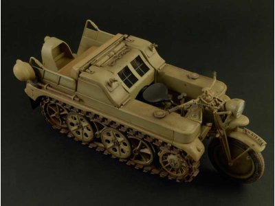 Italeri 7404 HK 101 Kettenkrad