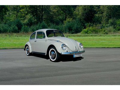 Revell 7083 VW Kafer 1500 Limu