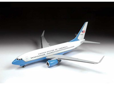 Zvezda 7027 Boeing 737-700