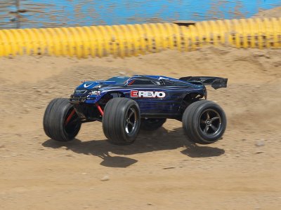 Traxxas E-Revo 1:16 RTR oranžové