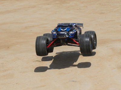 Traxxas E-Revo 1:16 RTR oranžové