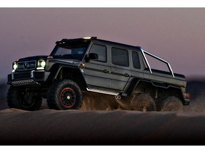 Traxxas TRX-6 Mercedes G 63 6x6 1:10 TQi RTR černý