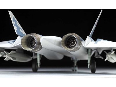 Zvezda 7319 Sukhoj SU-57 1:72