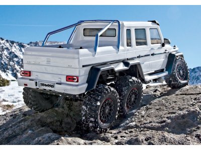 Traxxas TRX-6 Mercedes G 63 6x6 1:10 TQi RTR bílý