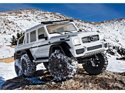 Traxxas TRX-6 Mercedes G 63 6x6 1:10 TQi RTR bílý