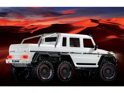 Traxxas TRX-6 Mercedes G 63 6x6 1:10 TQi RTR bílý