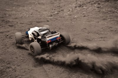 LRP S10 Twister Truggy RTR - 1/10 Electric 2WD s 2,4GHz RC