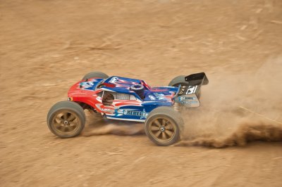 LRP S8 Rebel TX RTR - 1/8 spalovací Truggy 2,4 GHz