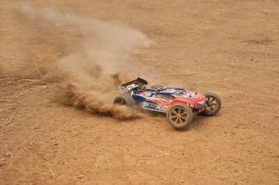 LRP S8 Rebel TX RTR - 1/8 spalovací Truggy 2,4 GHz