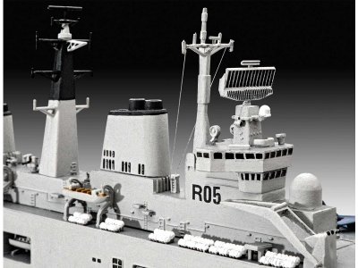 Revell 65172  set HMS Invincib