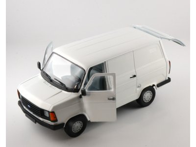 Italeri Ford Transit Mk.2 (1:24)