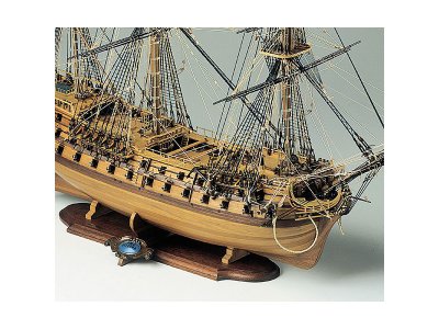 COREL H.M.S. Bellona 1760 1:100 kit