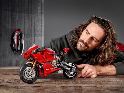 LEGO Technic - Ducati Panigale V4 R