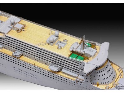 Revell Queen Mary 2 Platinum Edition (1:400)