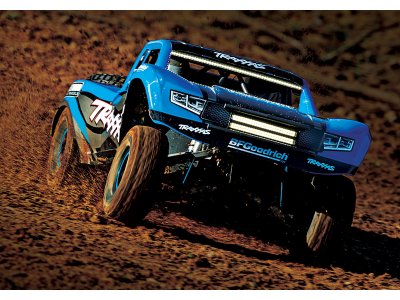 Traxxas Unlimited Desert Racer 1:8 TQi RTR s LED Rigid