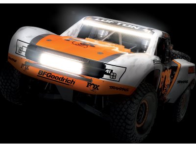 Traxxas Unlimited Desert Racer 1:8 TQi RTR s LED Rigid