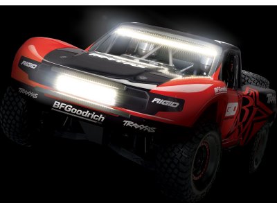 Traxxas Unlimited Desert Racer 1:8 TQi RTR s LED Rigid