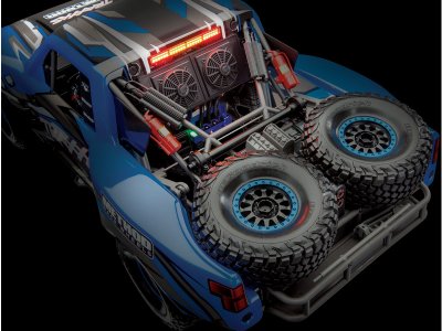 Traxxas Unlimited Desert Racer 1:8 TQi RTR s LED Rigid