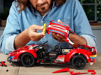 LEGO Technic - Ferrari 488 GTE AF Corse #51