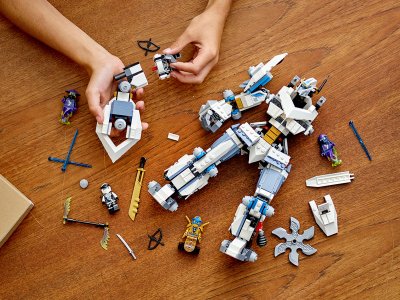 LEGO Ninjago - Zane a bitva s titánskými roboty