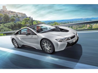 Revell 07670 BMW i8 1:24